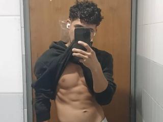Watch  JaredHt live on XLoveCam
