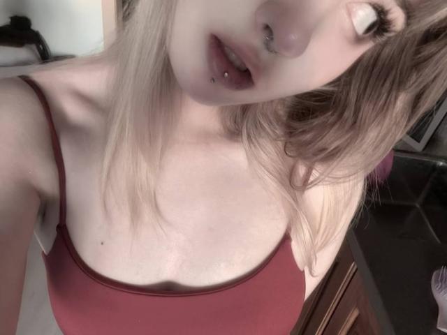 MintaRowcliffe - Live Sex Cam - 29856401