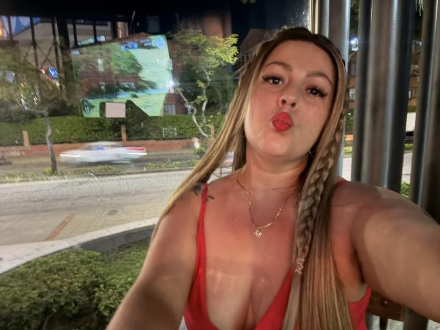 SamanthaGold - Live porn &amp; sex cam - 29856737