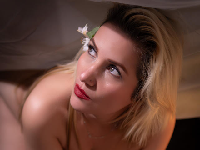 GiuliaAddams - Live porn &amp; sex cam - 29868176
