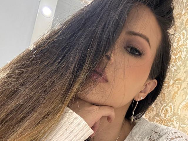 HannaRobertss - Live Sex Cam - 29879330