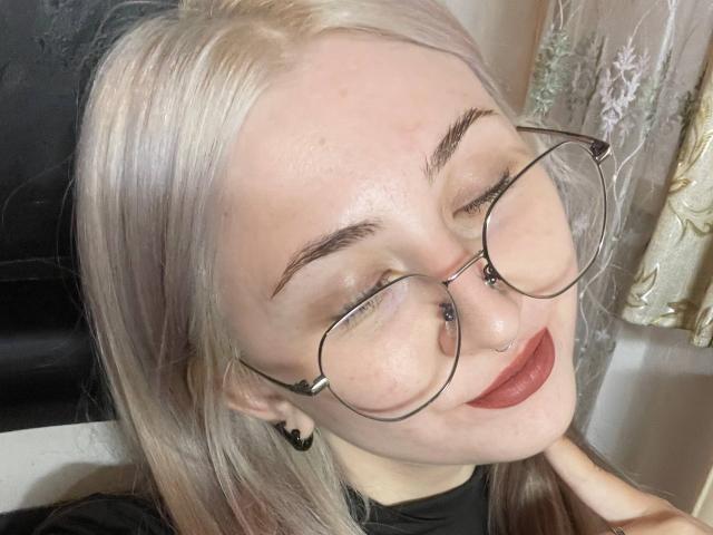 KarleneAgins - Live Sex Cam - 29882954