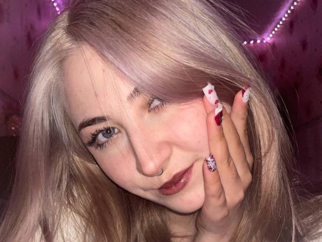 KarleneAgins - Live porn &amp; sex cam - 29882972
