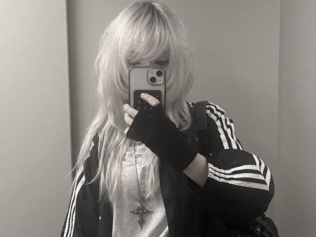 HortenciaVergin - Live porn &amp; sex cam - 29893232