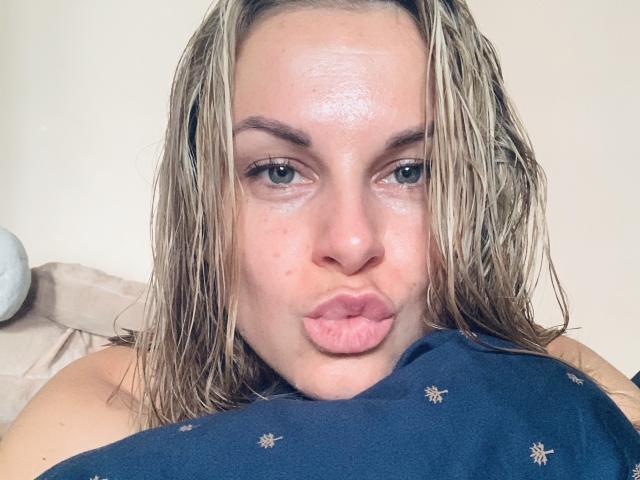 BelleLisaG - Live porn &amp; sex cam - 29893976