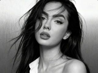 Watch  AmmeAnne live on XLoveCam