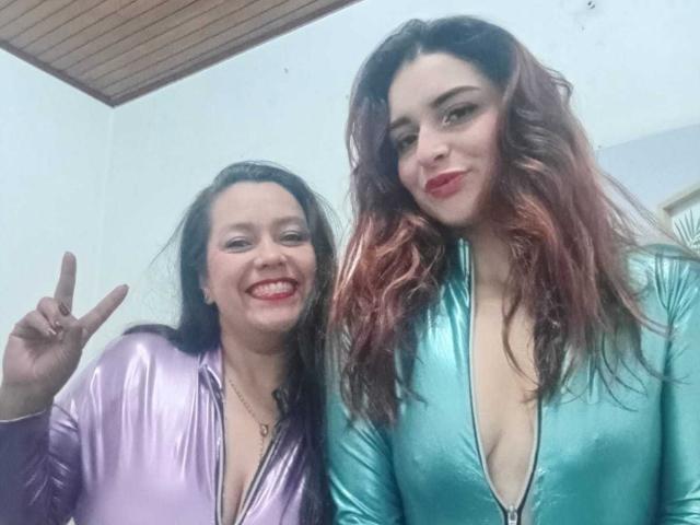 SaraAndMarilyn69 - Live porn &amp; sex cam - 29905130
