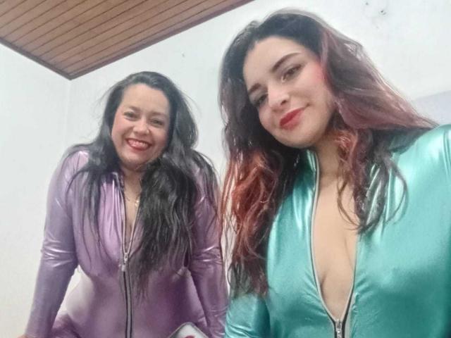 SaraAndMarilyn69 - Live porn &amp; sex cam - 29905133