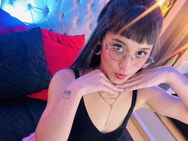 AliceMorely - Live porn &amp; sex cam - 29936411