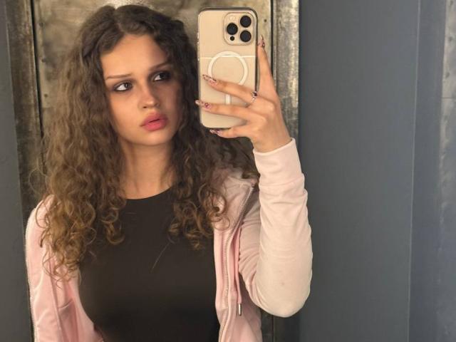 CurlyElina - Sexe cam en vivo - 29940083