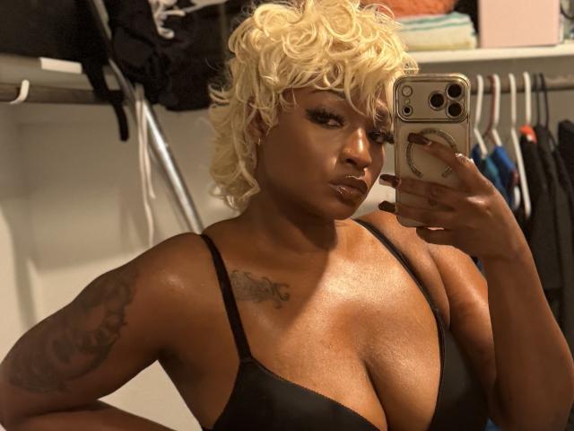 SunnyMochaQueen - Live porn &amp; sex cam - 29943788