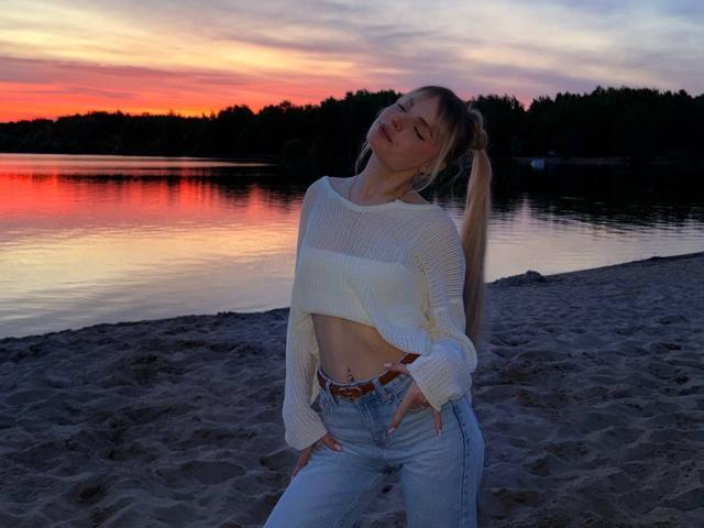 AndreaFilmore - Sexe cam en vivo - 29947247