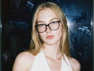 Viloriia Live Chat on XLoveCam