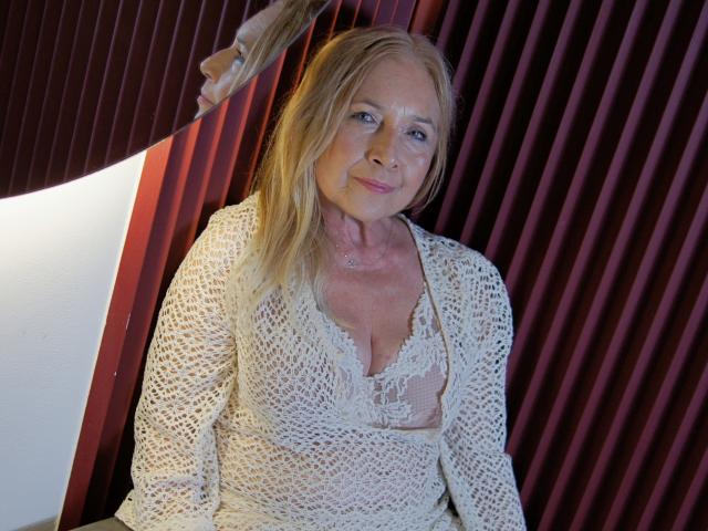 PerfectSofia - Live porn &amp; sex cam - 29980700