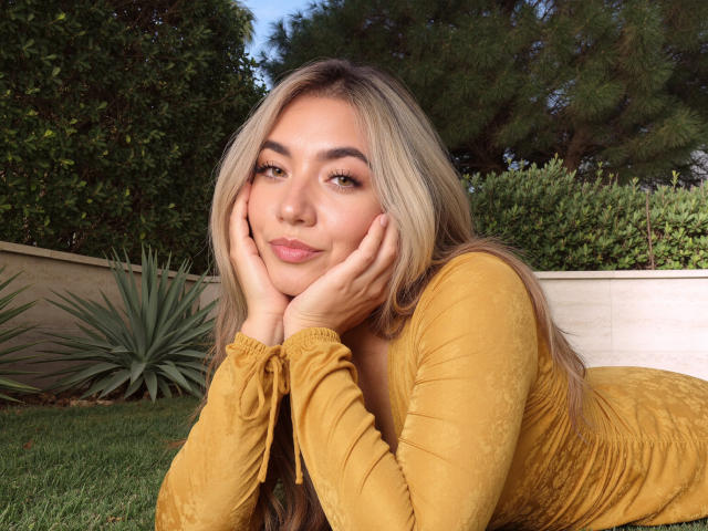 SofieWhite - Live porn &amp; sex cam - 29998208