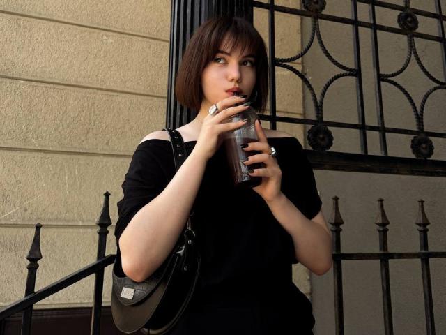 ElinaHaycock - Élő pornó és szexkamera - 30003107