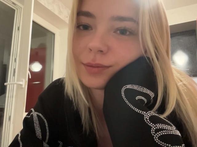 AdrieneDegennaro - Sexe cam en vivo - 30014375