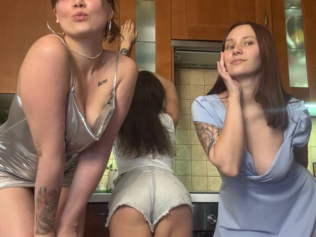 HotCaramelsTrio - сексуальная веб-камера в реальном времени - 30025013