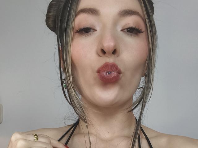 TaniaSandersX - Live porn &amp; sex cam - 30030401