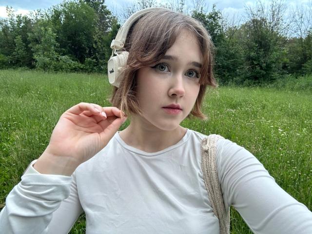 GennieLanosa - Live Sex Cam - 30034094