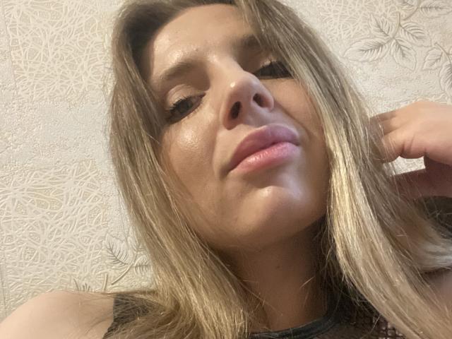 CharlineGusty - Live Sex Cam - 30040004
