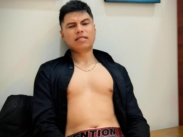 AquilesTaylor - Live porn &amp; sex cam - 30041912