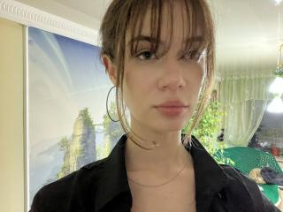 MonaMarchetta Live Chat on XLoveCam