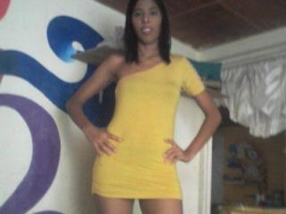 CanelaHotLove - Webcam live sexy with this shaved intimate parts Hard babe 