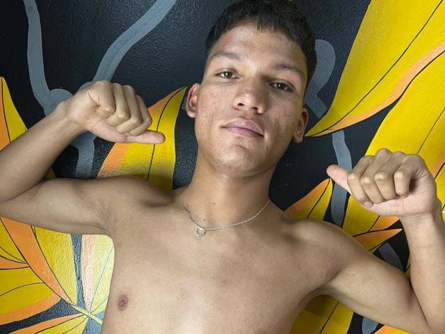 KirosSinclair - Live porn &amp; sex cam - 30066119