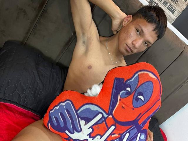 KirosSinclair - Live porn &amp; sex cam - 30066122