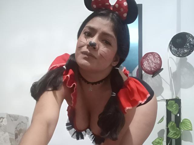 ArianithaXox - Live sexe cam - 30072602