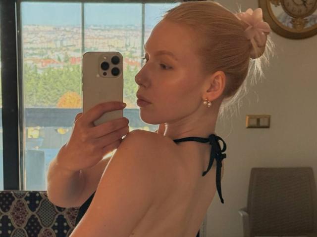 LaurindaLupacchino - Live sex cam - 30080144