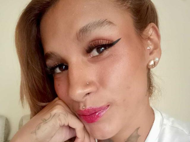 LiahValencia - Live porn &amp; sex cam - 30085847
