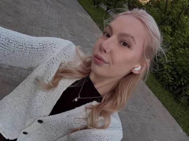 LaurindaLupacchino - Live sex cam - 30086768