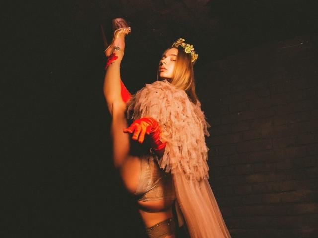 PetrinaRaven - Live sex cam - 30099281