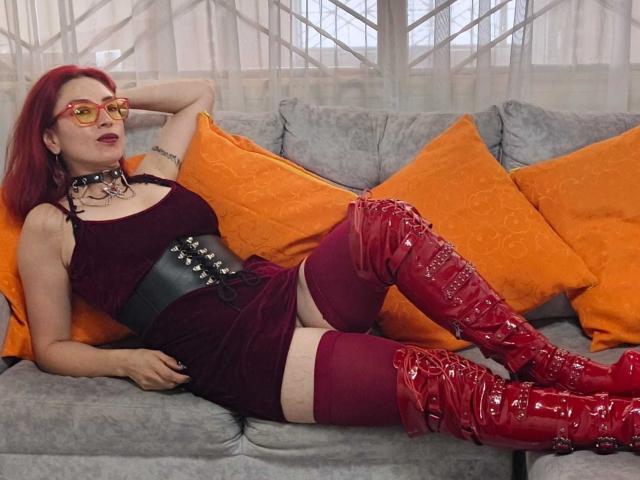 QueenScarletSecret - Live porn &amp; sex cam - 30101732