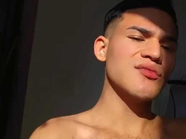 EloneMuskcle - Live porn &amp; sex cam - 30105116