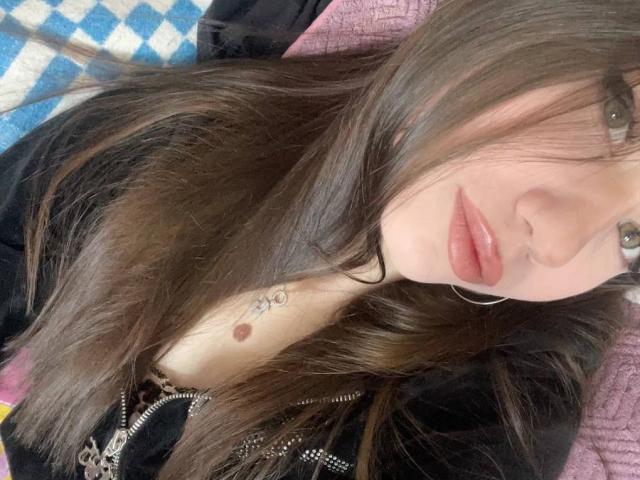 ErmelindaBohnsack - Porno na żywo i seks kamera - 30105614