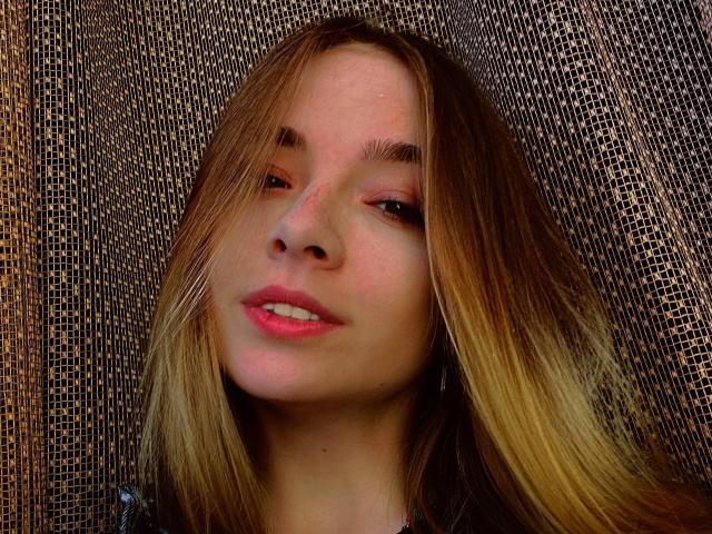 MarlanaBub - Live Sex Cam - 30105797