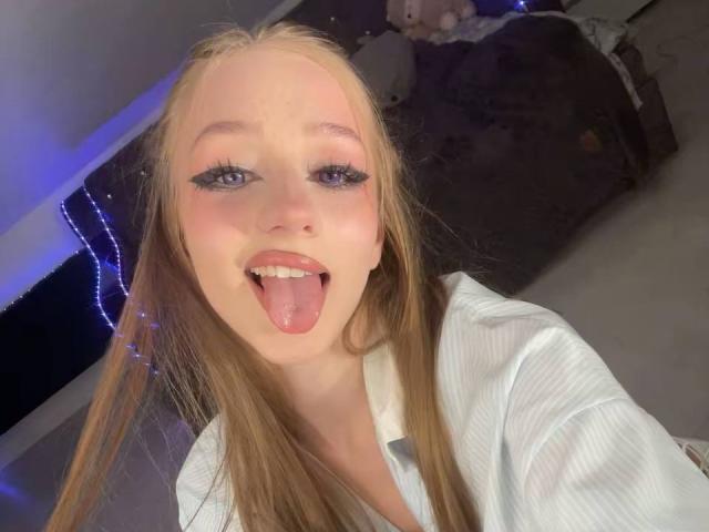 ArielleFiorello - Live Sex Cam - 30129926