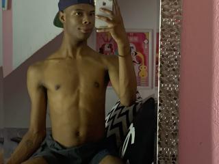 AndyCris Live Chat on XLoveCam