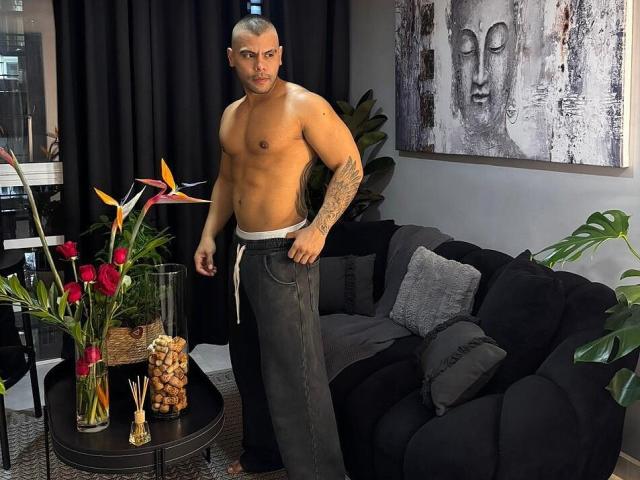 AdrianMontrell - Live porn &amp; sex cam - 30139097
