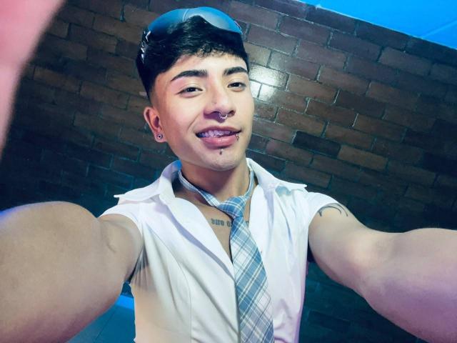 KermyBerty - Live sex cam - 30143234