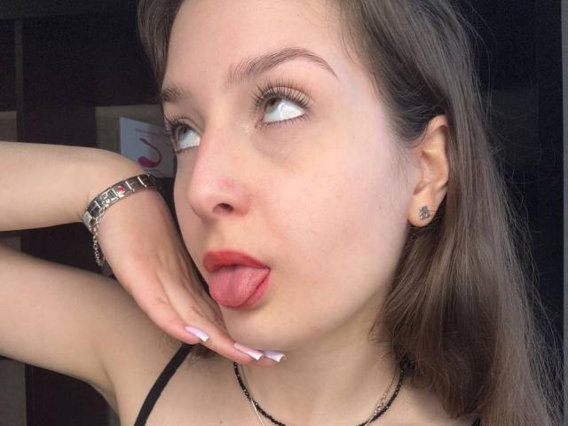 SabinaGrigalonis - Live Sex Cam - 30156008