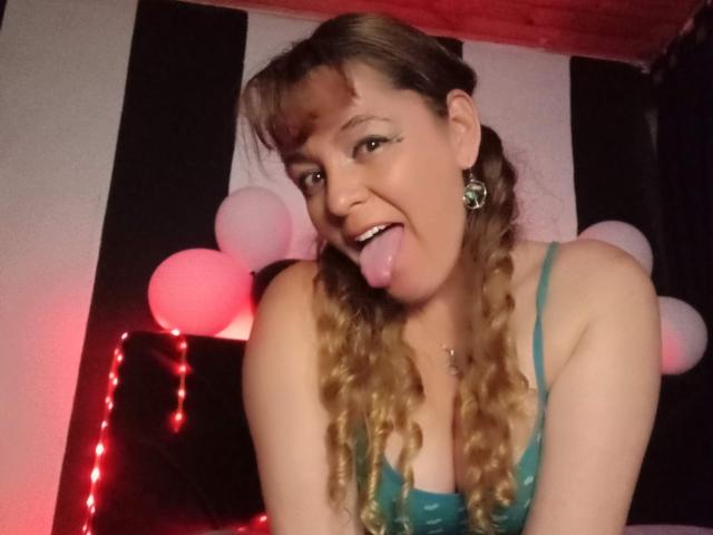 AmandaHotL - Live Sex Cam - 30172907