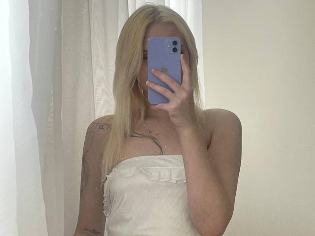 LorineHamway - Live porn &amp; sex cam - 30185066