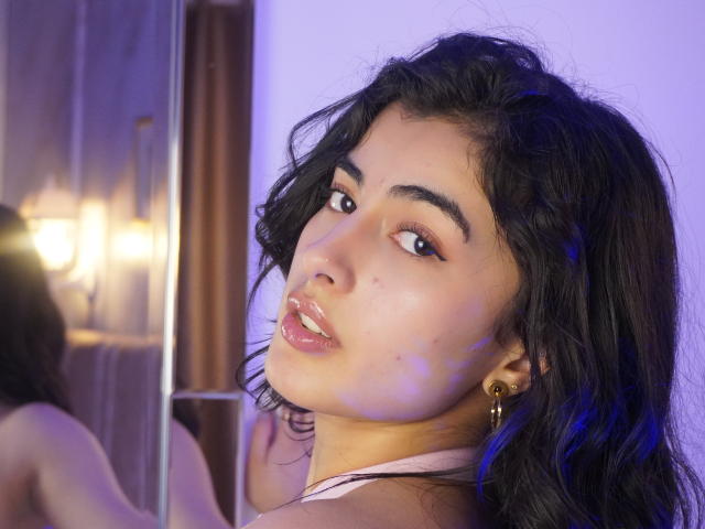 EmmaBeaumont - Live Sex Cam - 30196397