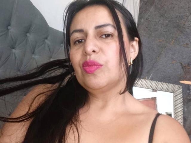 IvonnaLune - Live sexe cam - 30200513