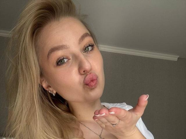 NievesMegee - Live sex cam - 30214328