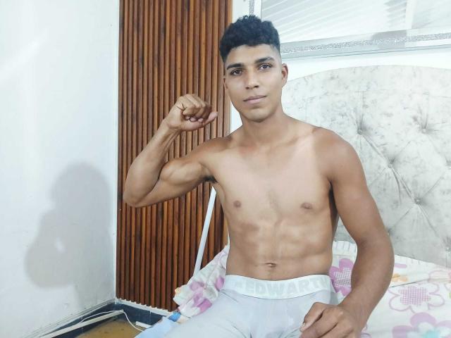 SantiaGodiazz - Live porn &amp; sex cam - 30216944